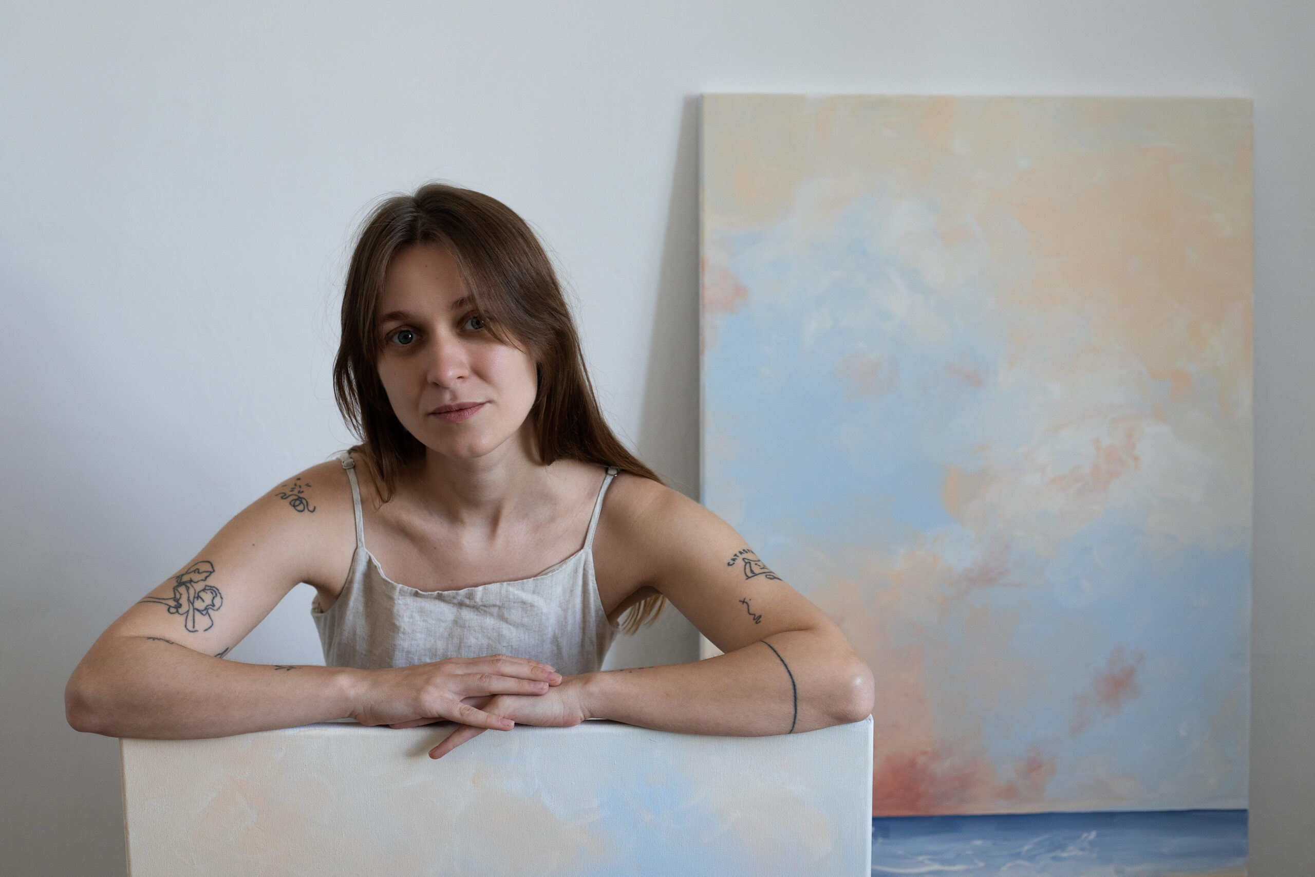 Portret Natalii Bieniek w przestrzeni artystycznej pracowni